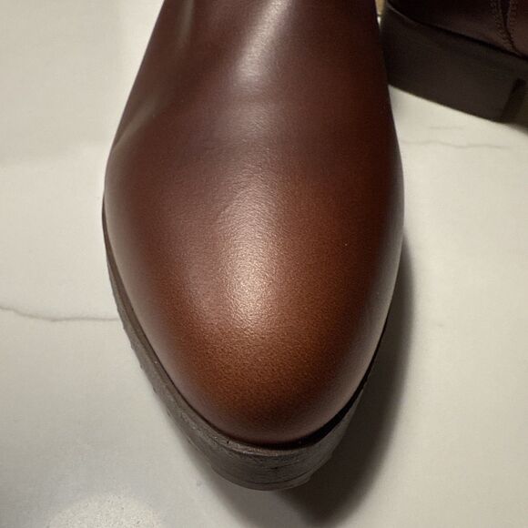Nisolo Everyday Chelsea Boot, Auburn, Size 7 - Picture 3 of 9